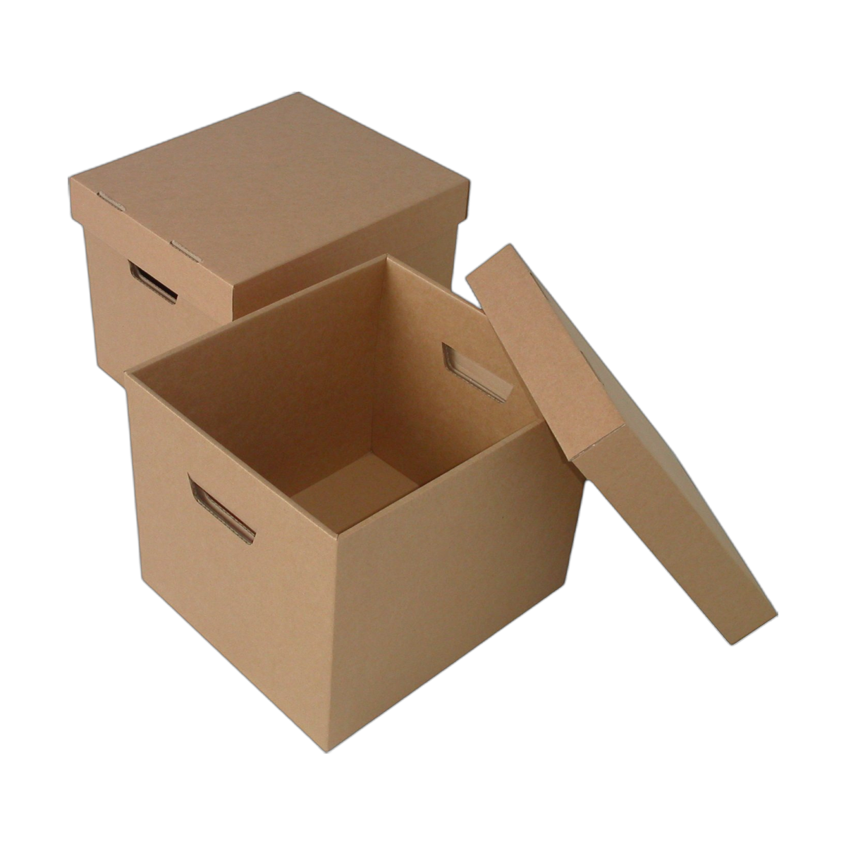 Cajas de cartón abiertas y cerradas.